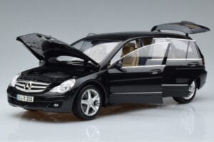 Mercedes R-Class W251 Obsidian Black Minichamps 1:18 B66962325 Diecast - image 2 of 7