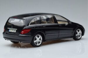 Mercedes R-Class W251 Obsidian Black Minichamps 1:18 B66962325 Diecast - image 3 of 7
