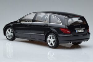Mercedes R-Class W251 Obsidian Black Minichamps 1:18 B66962325 Diecast - image 6 of 7