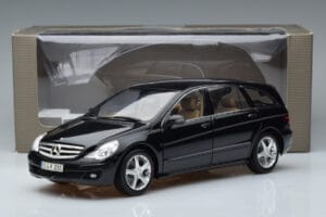 Mercedes R-Class W251 Obsidian Black Minichamps 1:18 B66962325 Diecast - image 7 of 7