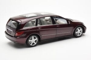 Mercedes R-Class W251 Red Metallic Minichamps 1:18 150034602 Diecast - image 3 of 8