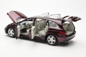 Mercedes R-Class W251 Red Metallic Minichamps 1:18 150034602 Diecast - image 5 of 8