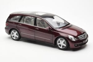 Mercedes R-Class W251 Red Metallic Minichamps 1:18 150034602 Diecast - image 6 of 8