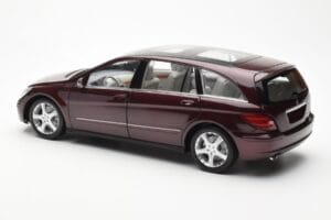 Mercedes R-Class W251 Red Metallic Minichamps 1:18 150034602 Diecast - image 7 of 8