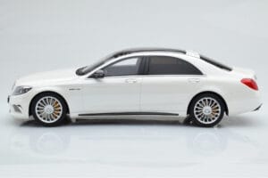 Mercedes AMG S65 W222 White GT Spirit 1:18 B66960371 Resin - image 3 of 8