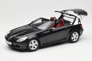 Mercedes SLK R171 Obsidian Black Metallic Minichamps 1:18 B66962319 Diecast - image 2 of 9