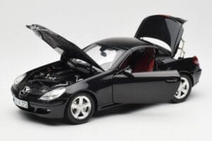 Mercedes SLK R171 Obsidian Black Metallic Minichamps 1:18 B66962319 Diecast - image 3 of 9