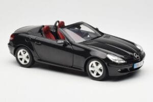 Mercedes SLK R171 Obsidian Black Metallic Minichamps 1:18 B66962319 Diecast - image 7 of 9