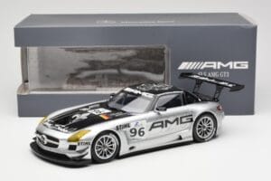 Mercedes SLS AMG GT3 #96 M. Hakkinen AMG Customer Sports 6 Hours of Zhuhai ILMC 2011 Minichamps 1:18 B66960197 Diecast - image 6 of 6