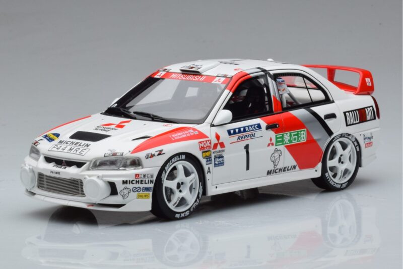 Mitsubishi Lancer Evo 4 T. Makinen / S. Harjanne Rally Catalunya 1997 Otto 1:18 Mitsubishi Lancer Evo 4 T. Makinen / S. Harjanne Rally Catalunya 1997 Otto 1:18 OT409 Resin