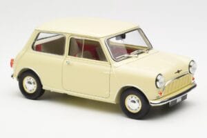 Morris Mini Minor White Kyosho 1:18 08964W Diecast - image 6 of 8