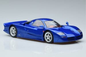 Nissan R390 GT1 Road Car GT Spirit 1:18 GT403 Resin - image 4 of 6