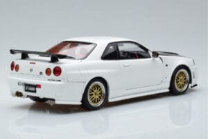 Nissan Skyline GT-R R34 Nismo Z-Tune White MotorHelix 1:18 M83407 Diecast - image 3 of 11