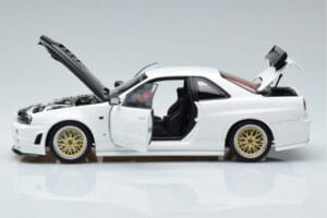 Nissan Skyline GT-R R34 Nismo Z-Tune White MotorHelix 1:18 M83407 Diecast - image 4 of 11