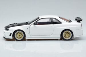 Nissan Skyline GT-R R34 Nismo Z-Tune White MotorHelix 1:18 M83407 Diecast - image 5 of 11