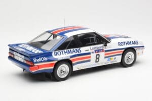 Opel Manta 400 Rothmans #8 J. McRae / I. Grindrod Lombard RAC Rally 1983 IXO 1:18 18RMC038A Diecast - image 2 of 6