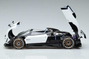 Pagani Zonda HP Barchetta Carbon Fiber White LCD 1:18 LCD18009 WH Diecast - image 4 of 9