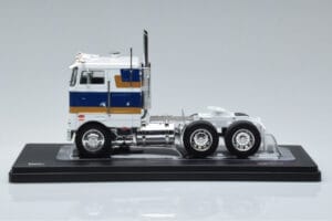 Peterbilt 352 H White IXO 1:43 TR078 Diecast - image 3 of 6