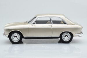 Peugeot 204 Coupe Beige Otto 1:18 OT1024 Resin - image 3 of 6