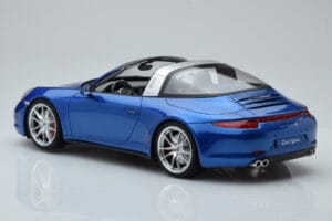 Porsche 911 991 4S Targa Blue GT Spirit 1:18 GT037 Resin - image 4 of 5