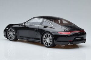 Porsche 911 991 Carrera 4 Black Edition GT Spirit 1:18 GT114 Resin - image 5 of 6