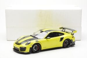 Porsche 911 991.2 GT2 RS Light Green With Black Magnesium Wheels Minichamps 1:18 155068300 Diecast - image 6 of 6