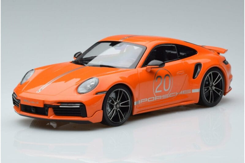 Porsche 911 992 Turbo S China 20th Anniversary Orange Minichamps 1:18 155069171 Diecast