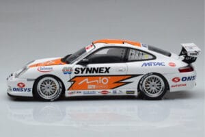 Porsche 911 996 GT3 R #1 C. Kwan Carrera Cup Asia 2004 AUTOart 1:18 80487 Diecast - image 4 of 7