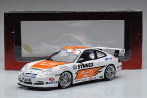 Porsche 911 996 GT3 R #1 C. Kwan Carrera Cup Asia 2004 AUTOart 1:18 80487 Diecast - image 7 of 7