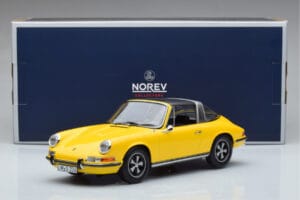 Porsche 911 E Targa Norev 1:18 187643 Diecast - image 7 of 7