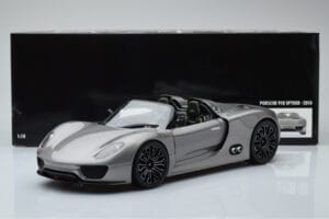 Porsche 918 Spyder Prototype Grey Metallic Minichamps 1:18 110060030 Diecast - image 7 of 7