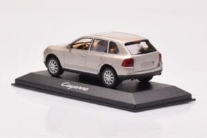 Porsche Cayenne 9PA Beige Minichamps 1:43 WAPC2000513 Diecast - image 3 of 4