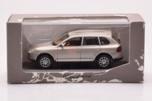Porsche Cayenne 9PA Beige Minichamps 1:43 WAPC2000513 Diecast - image 4 of 4