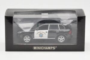 Porsche Cayenne 9PA Highway Patrol Minichamps 1:43 400066291 Diecast - image 4 of 4