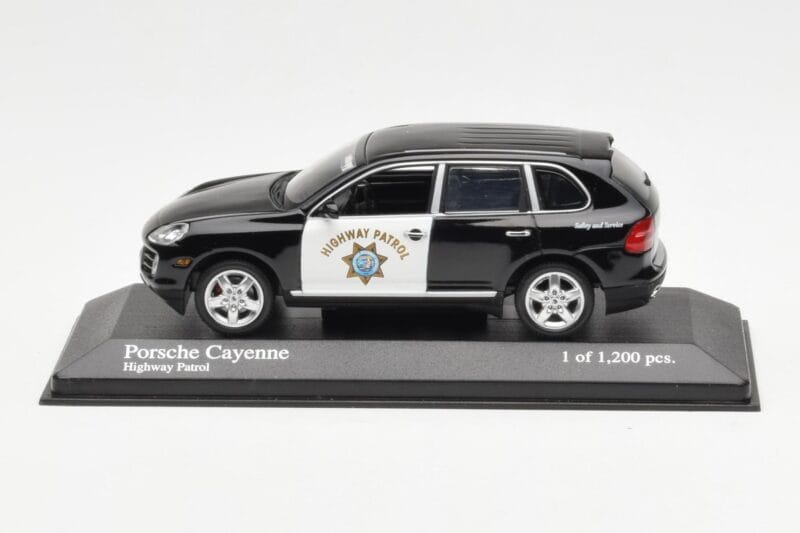 Porsche Cayenne 9PA Highway Patrol Minichamps 1:43 400066291 Diecast