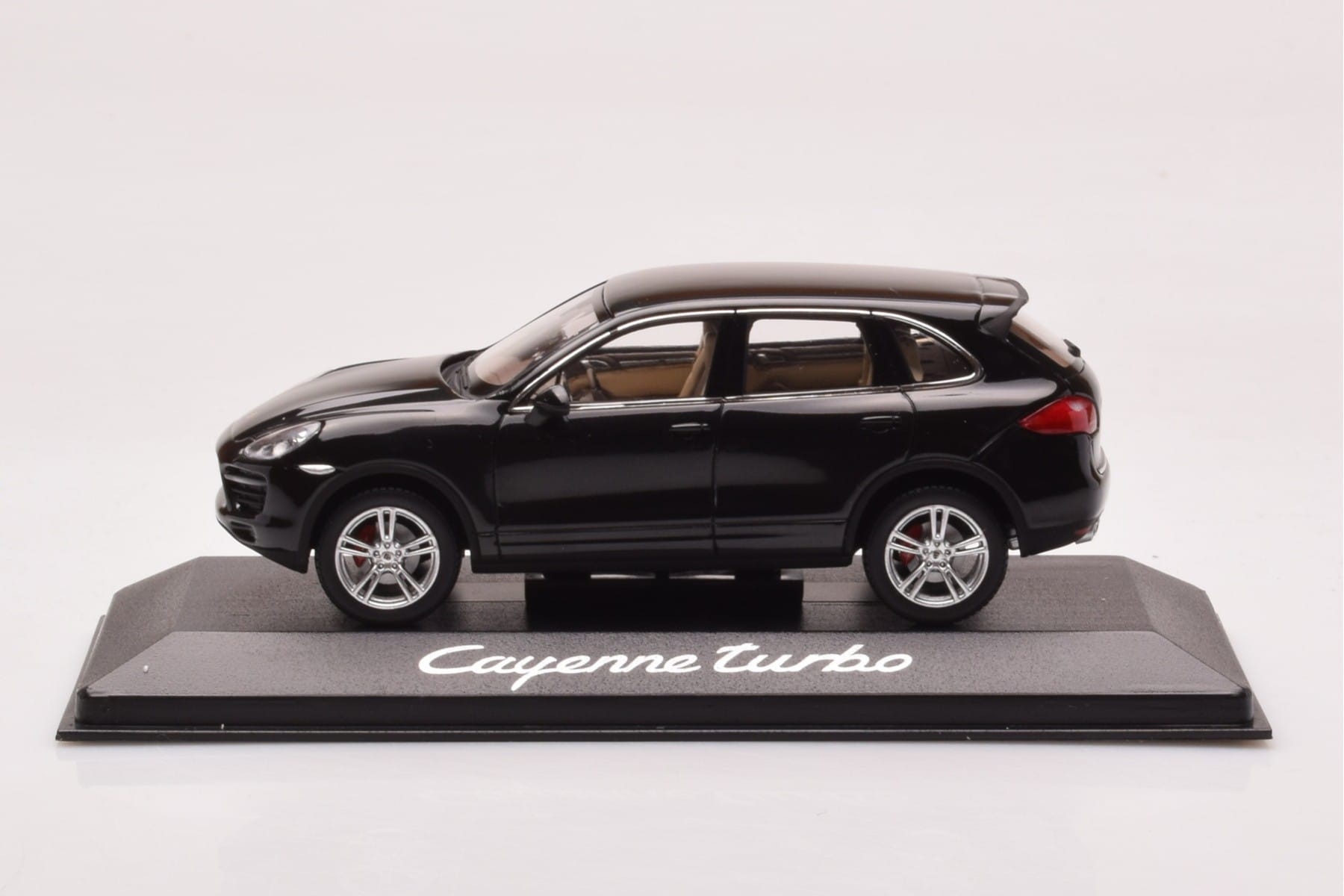 Minichamps Porsche Cayenne 92A Turbo 1:43 Black