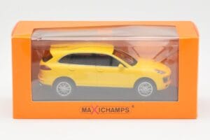 Porsche Cayenne 92A Yellow MaxiChamps 1:43 940063201 Diecast - image 4 of 4