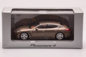 Porsche Panamera 970 4 Beige Metallic Minichamps 1:43 WAP02000319 Diecast - image 4 of 4