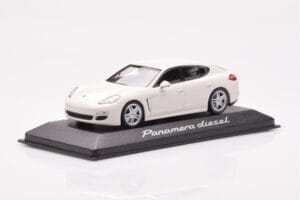 Porsche Panamera 970 Diesel Carrara White Minichamps 1:43 WAP0200090C Diecast - image 2 of 4