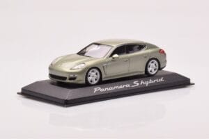 Porsche Panamera 970 S Hybrid Critall Green Minichamps 1:43 WAP0205010A Diecast - image 2 of 4