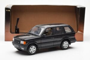 Range Rover P38 4.6 HSE Black Metallic AUTOart 1:18 70017 Diecast - image 2 of 9