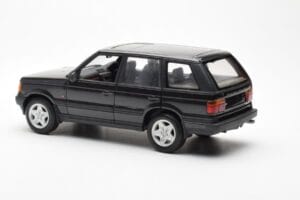 Range Rover P38 4.6 HSE Black Metallic AUTOart 1:18 70017 Diecast - image 5 of 9