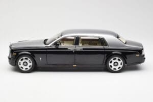 Rolls-Royce Phantom VII EWB Black and Silver Kyosho 1:18 08841BKS Diecast - image 4 of 8