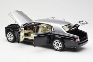 Rolls-Royce Phantom VII EWB Black and Silver Kyosho 1:18 08841BKS Diecast - image 5 of 8