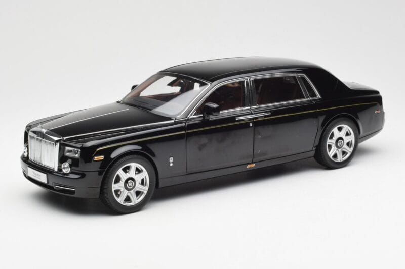 Rolls-Royce Phantom VII EWB Diamond Black Kyosho 1:18 08841DBK2 Diecast