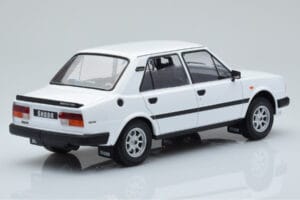 Skoda 130 L White IXO 1:18 18CMC158 Diecast - image 2 of 6