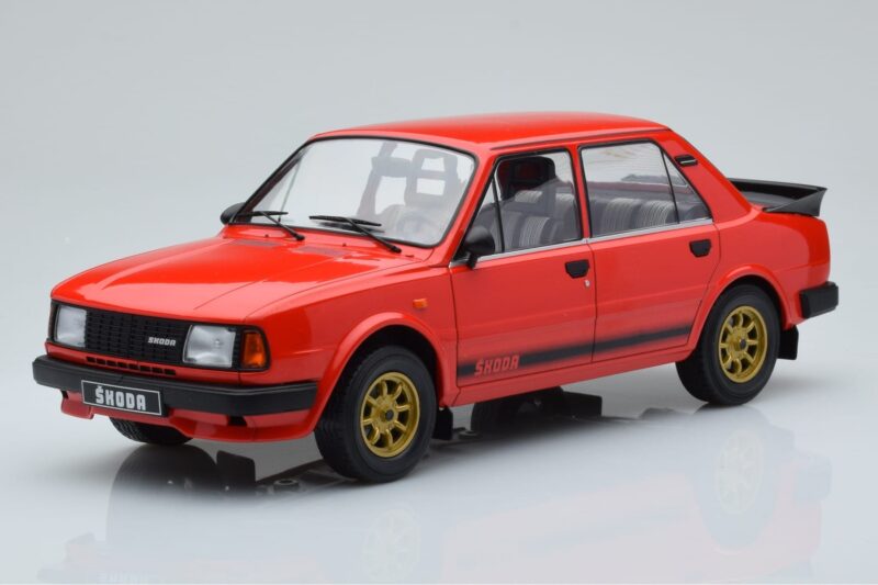 Skoda 130 LR Red IXO 1:18 Skoda 130 LR Red IXO 1:18 18CMC159 Diecast