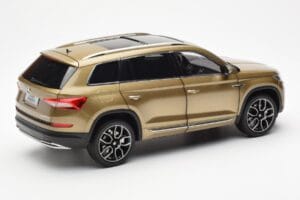 Skoda Kodiaq Gold FAW 1:18 ZSX000001GOL Diecast - image 3 of 8