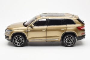 Skoda Kodiaq Gold FAW 1:18 ZSX000001GOL Diecast - image 4 of 8