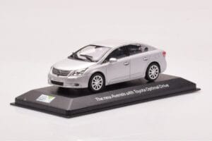 Toyota Avensis T270 Silver Minichamps 1:43 403166903 Diecast - image 2 of 4